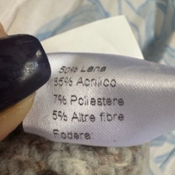 Fringed buttoned cape coat. - Picture 7 of 7